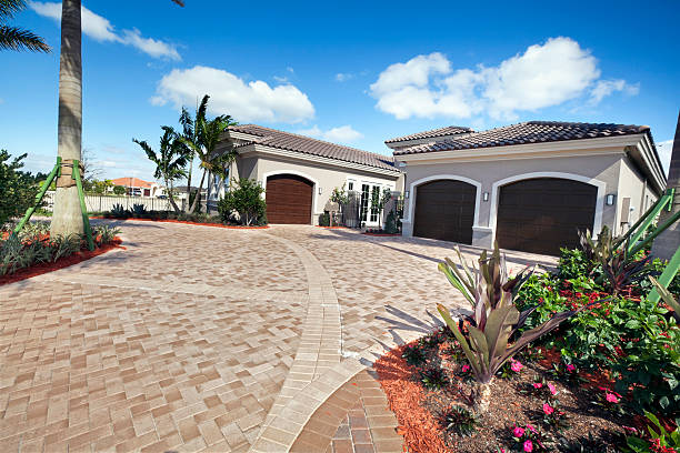 Best Local Driveway Pavers  in Lakes East, CT